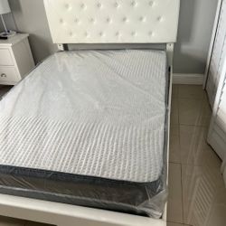 FULL SIZE MATTRESS AND BOX SPRING/ White Bed Is Not Included Brand New 