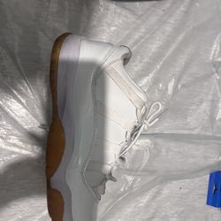 80$ jordan 11retro low size 9.5