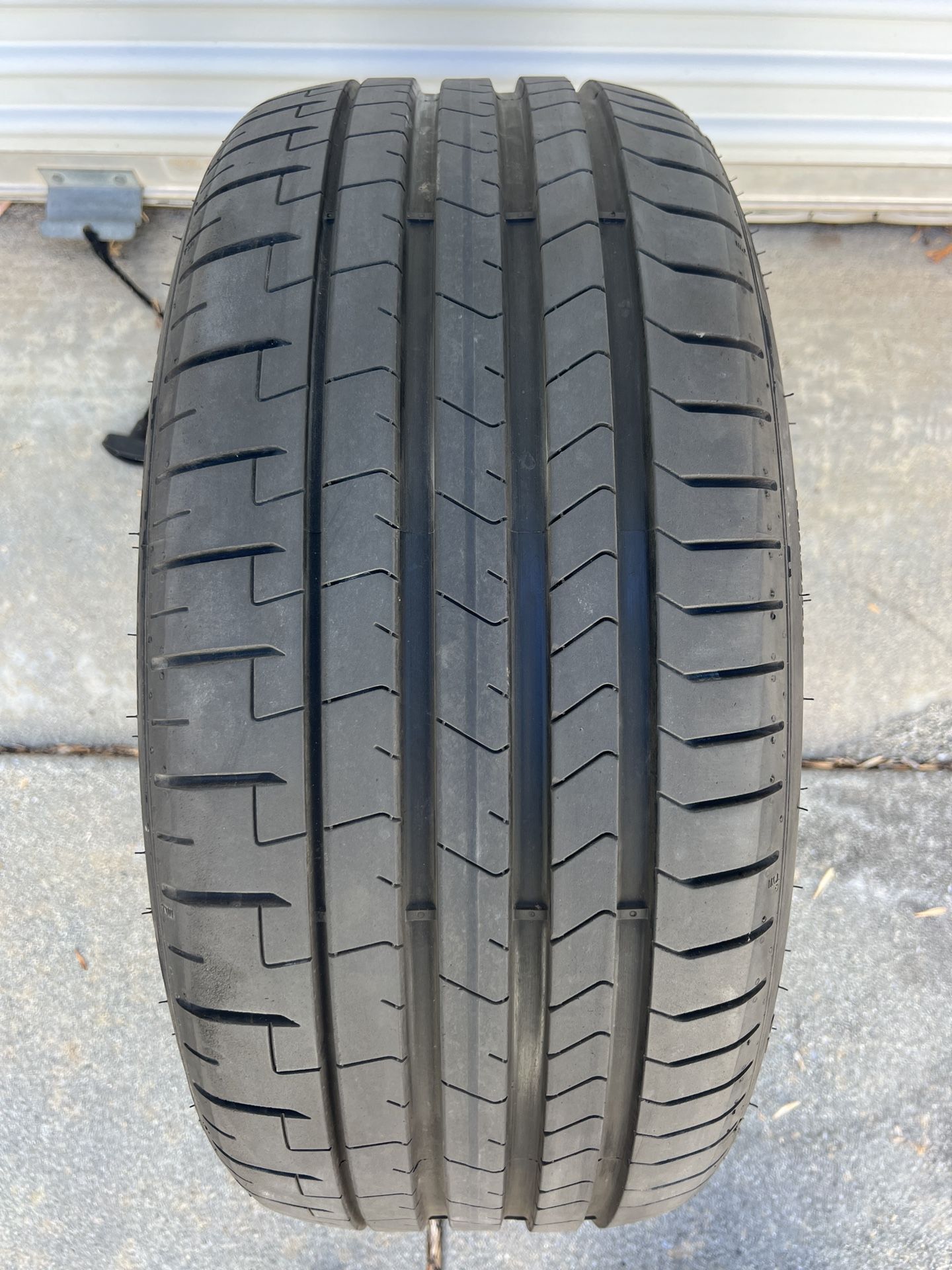 1 Pirelli Tire 235/35/20