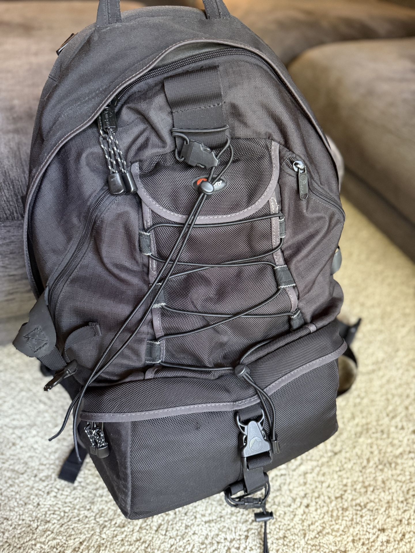 LOWEPRO Compu AW Black Padded Camera Laptop Backpack Bag 21" w/ Waterproof Cover