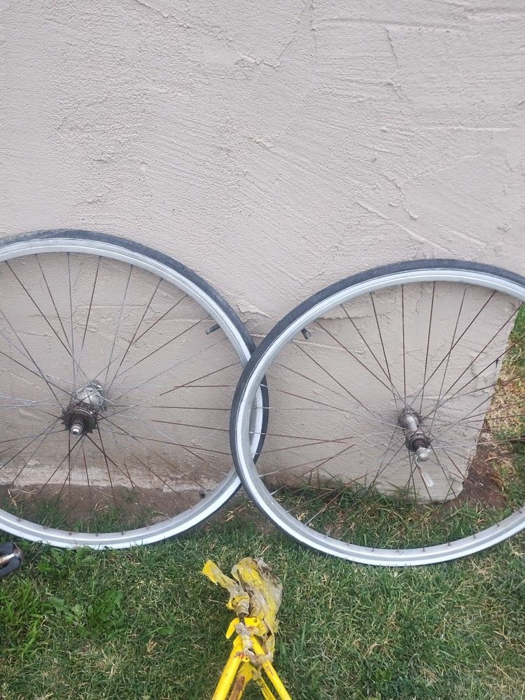 Aluminum 27-In Bicycle Rims With Tires