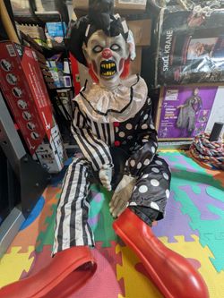 Spirit Halloween Animatronic Sitting Scare Clown