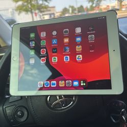 iPad 5th 64gb WiFi And Cellular Model