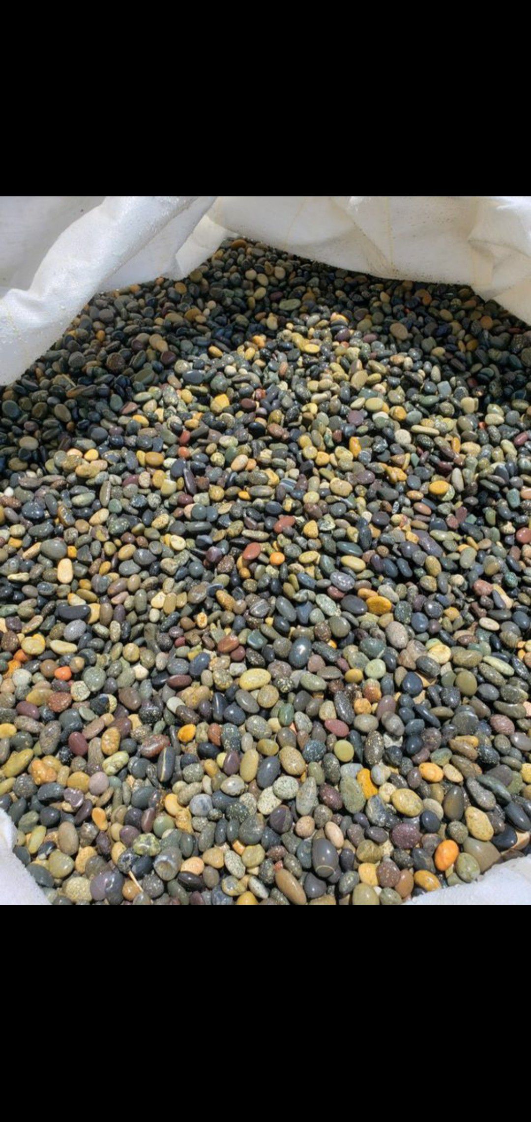 Mexican beach pebble mix 3/8-1/4 ...50lbs bags