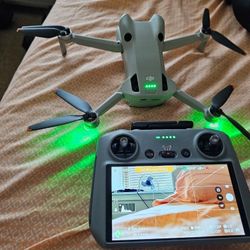 Dji Mini 4 Pro Fly More Combo in Excellent Condition