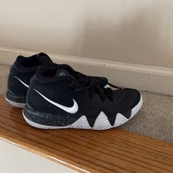 Kyrie 4 EP Ankle Taker