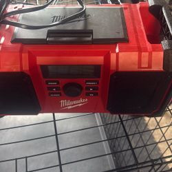 Milwaukee Potable Radio 