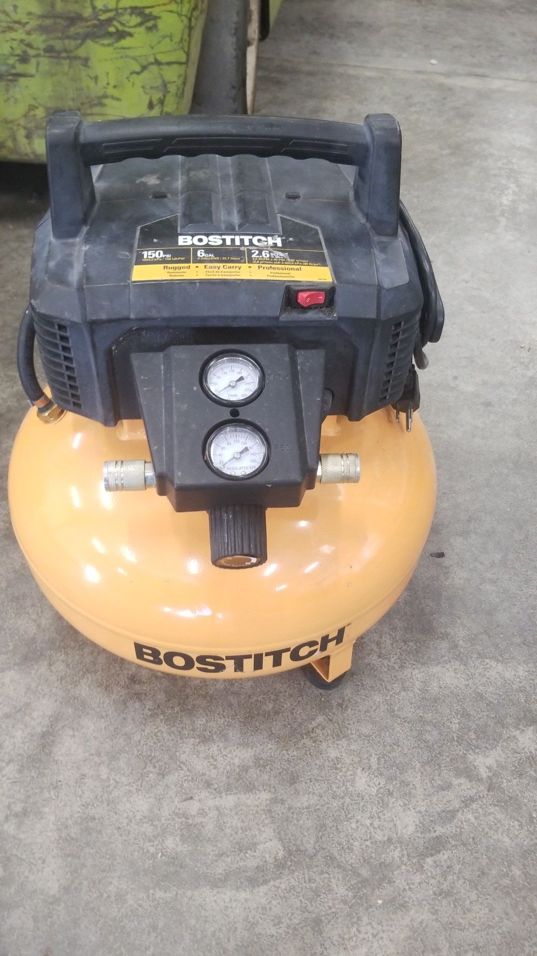 BOSTITCH Pancake Air Compressor, Oil-Free, 6 Gallon, 150 PSI (BTFP02012)