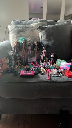 Monster High Dolls + Accessories