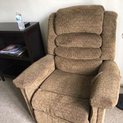Lazy boy Recliner Pickup Only