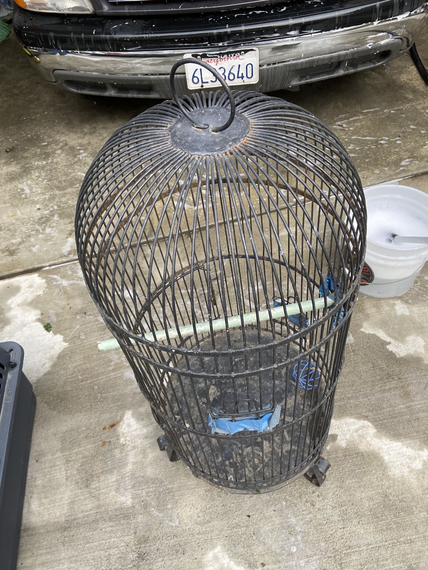 Metal bird cage about 4ft