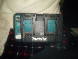 Makita DC18RD Dual Port Battery Charger
