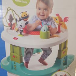 4N1 play and go mobile activity center./ Walker