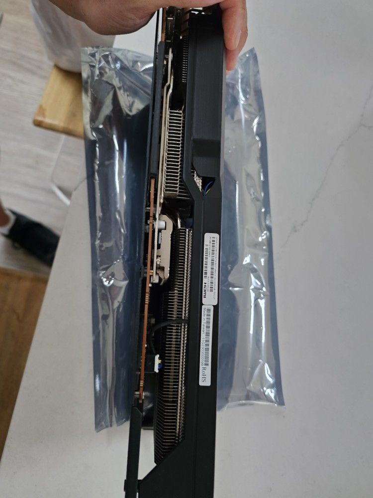 Sapphire Pulse Radeon RX 6800 XT graphics card