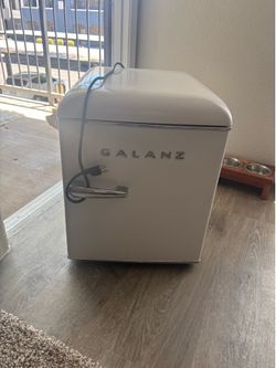 Mini fridge