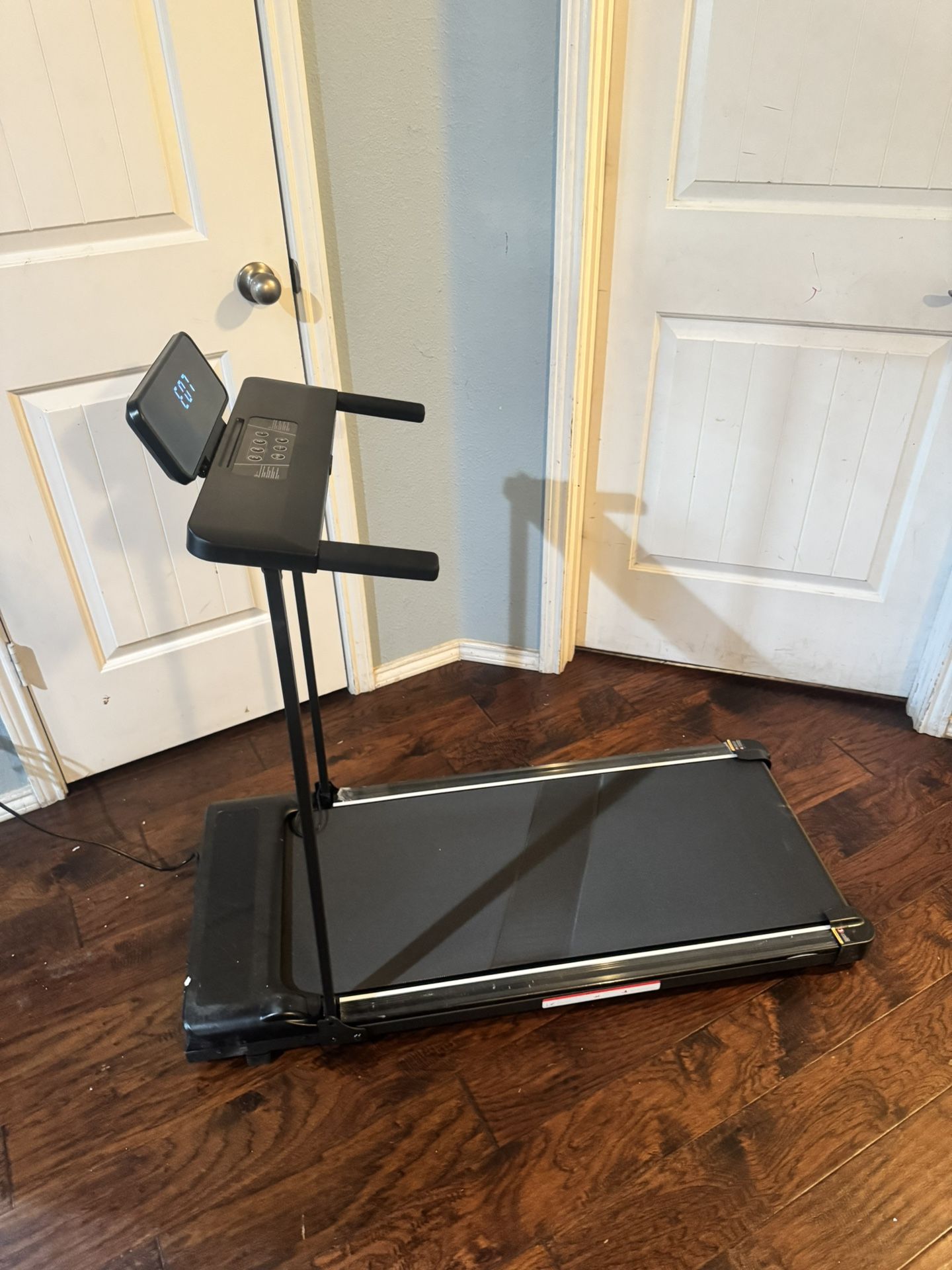 Walking Pad Treadmill with Handle Bar, Compact Portable Treadmills for Home