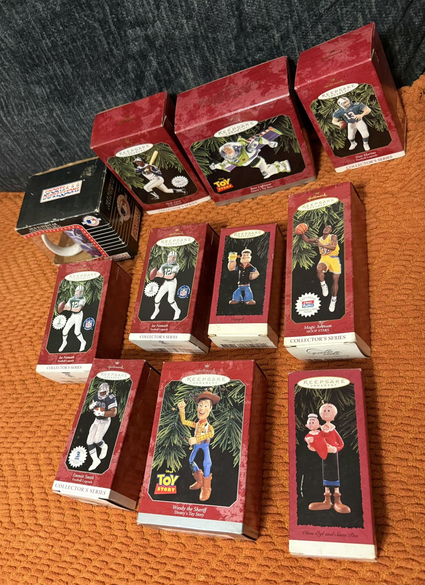 Series De Colección De Football NFL Toy Story Propeye Ballpark Hoop Stars Y Taza De Superstars Collectors Mug Todo En Buenas Condiciones