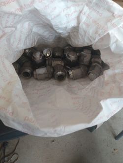 Set Of 20 Lug Nuts