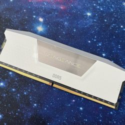 Corsair Vengeance RGB 64GB (2x32GB) DDR5-5200 CL40 White RAM