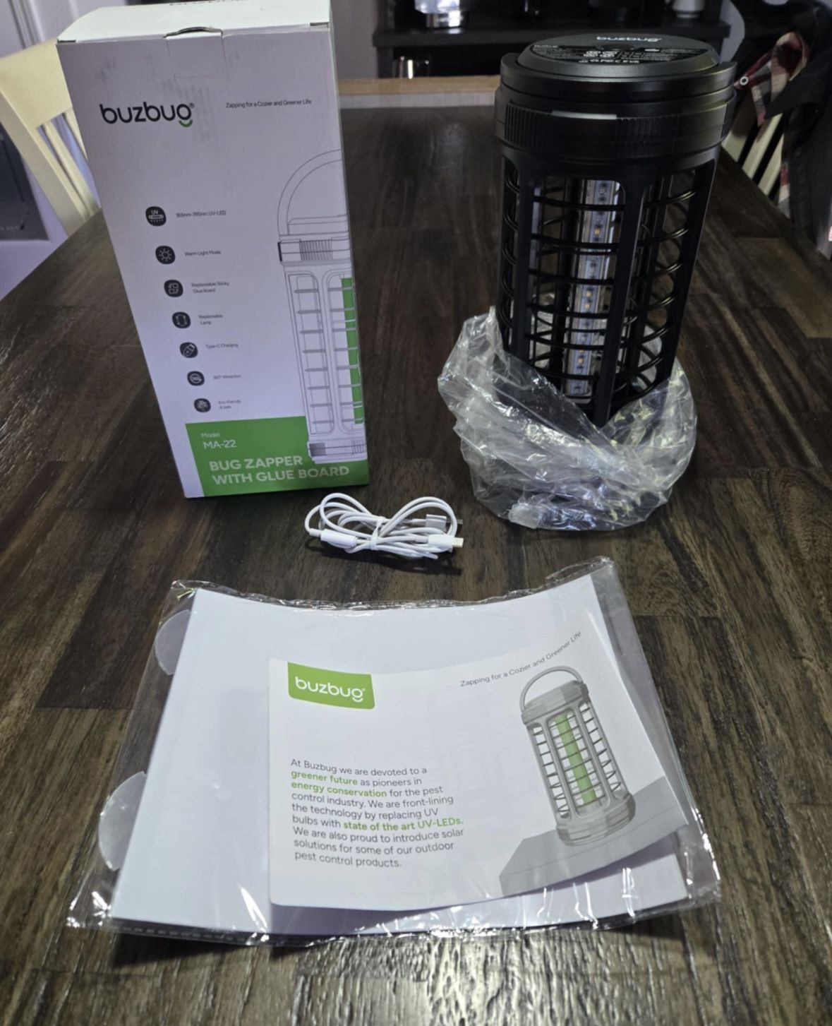 Brand New Indoor Bug/ Fly / Mosquito/ Gnat Trap With Sticky Boards