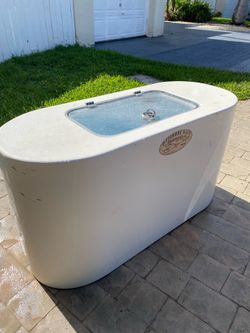 Offshore Bait Solutions Fiberglass Livewell/Bait Tank – Good Condition