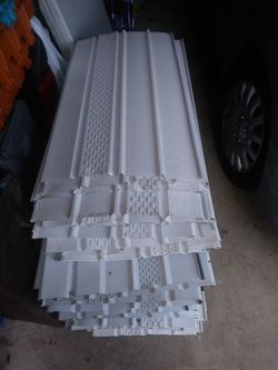 Mobile home skirting