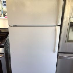 Frigidaire Top Freezer Refrigerator 