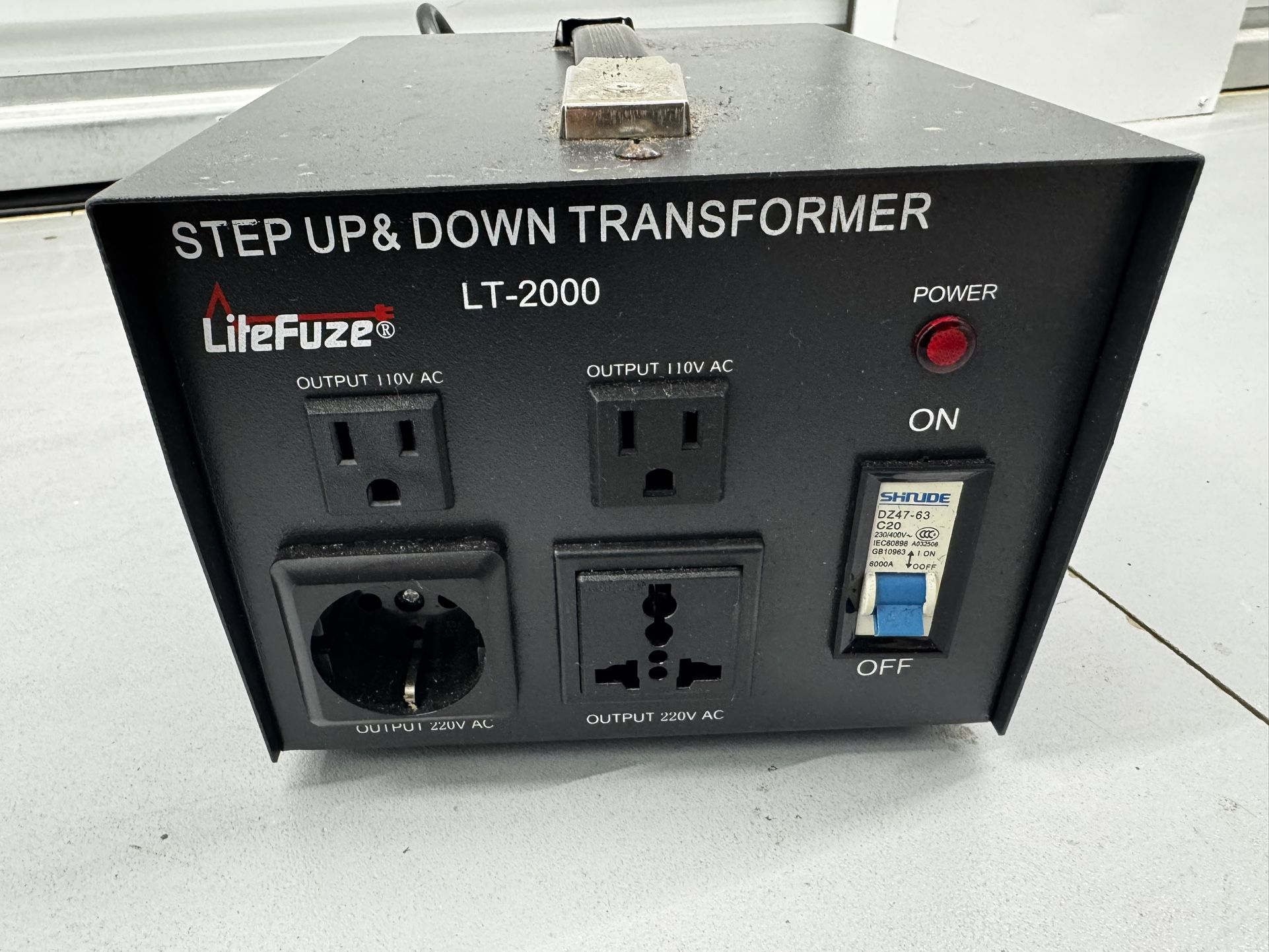 Voltage Converter
