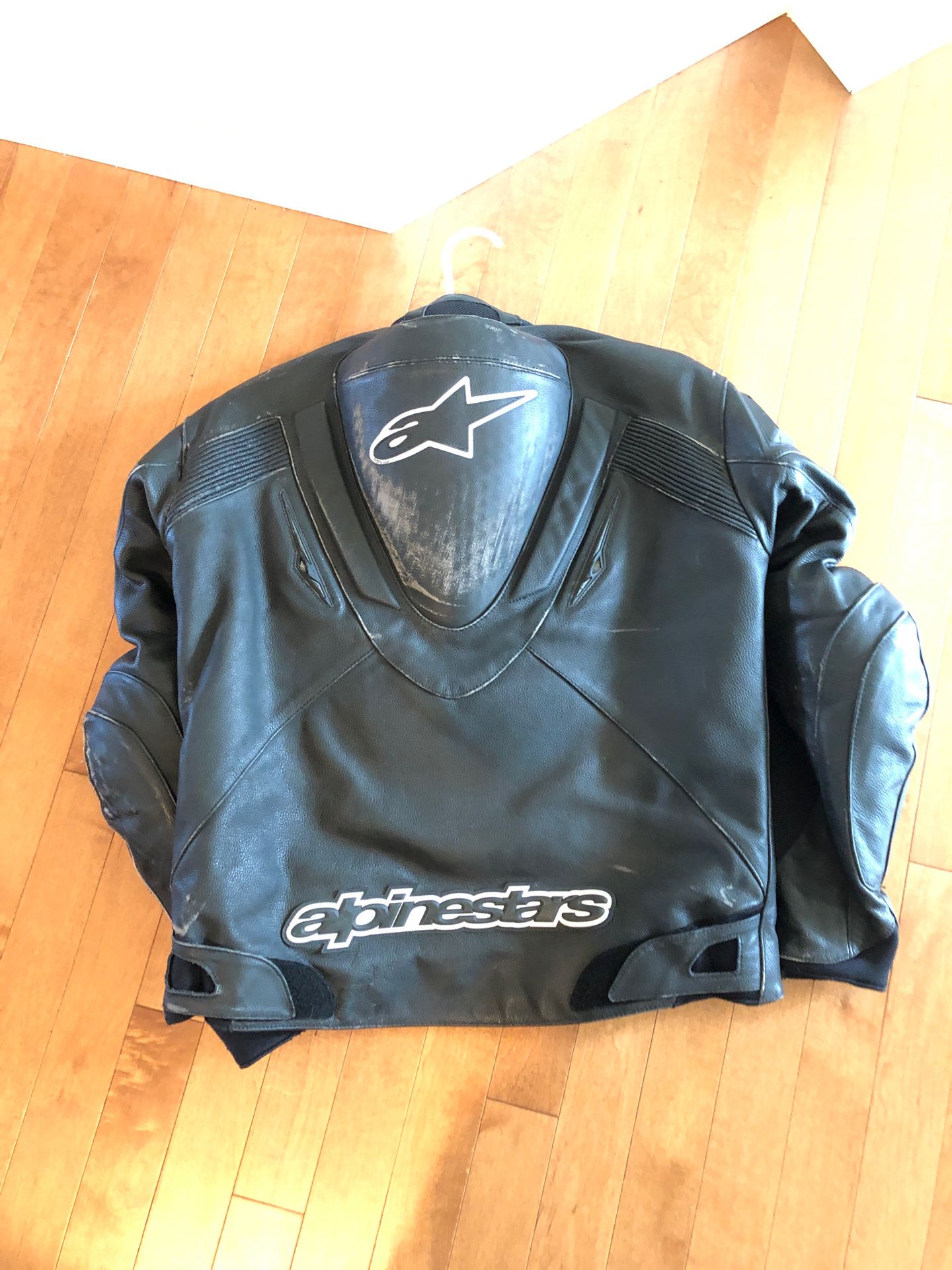 Alpinestars leather deals jacket with hump