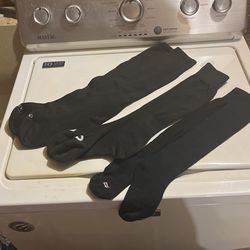 black sports socks medium