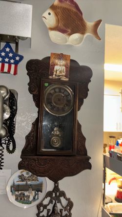 Reloj muy antique. $60