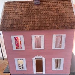 Wooden Dollhouse 