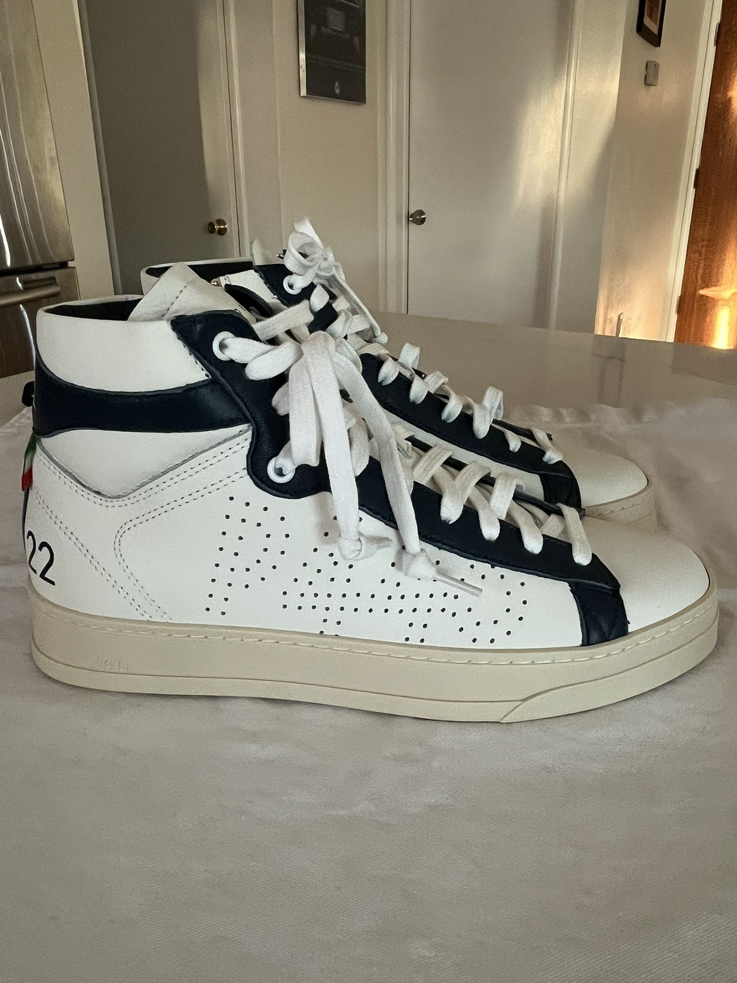 P448 Women’s “TAYLORAT” Lace Up High Top Sneakers NIB SZ38(7.5)