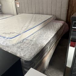 King size headboard and frame $200 mattress that starred as low as 399%