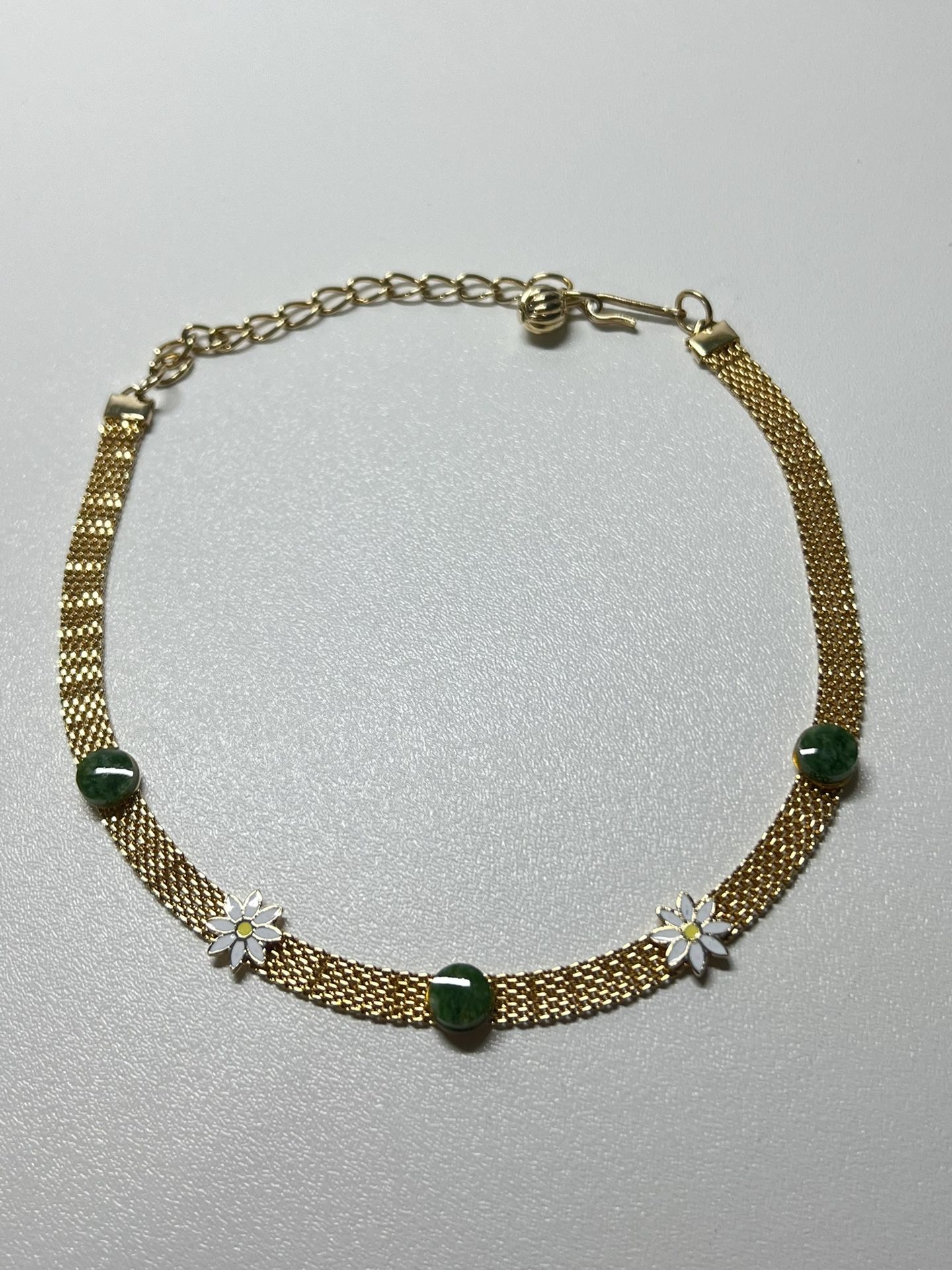 VINTAGE gold tone/mini flowers necklace 15”