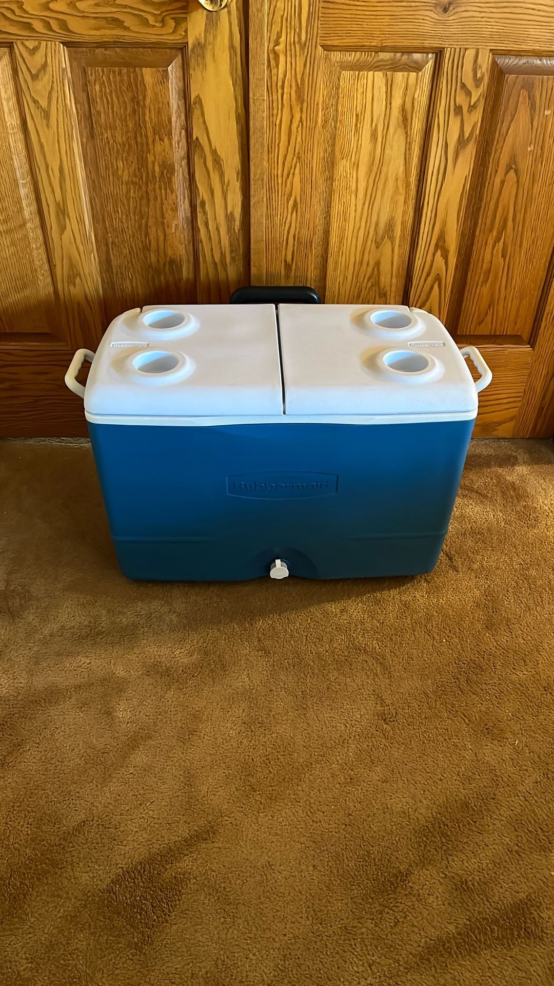 Rubbermaid Cooler 
