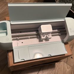 Cricut Explore 3 Smart Cutting Machine
