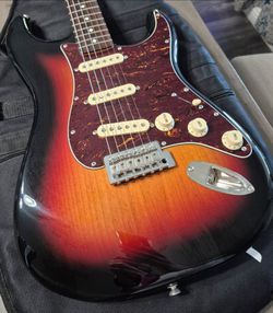 Squier Strat Classic Vibes