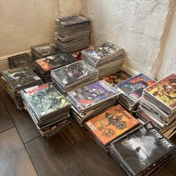 Lot of 100s Comic Books 