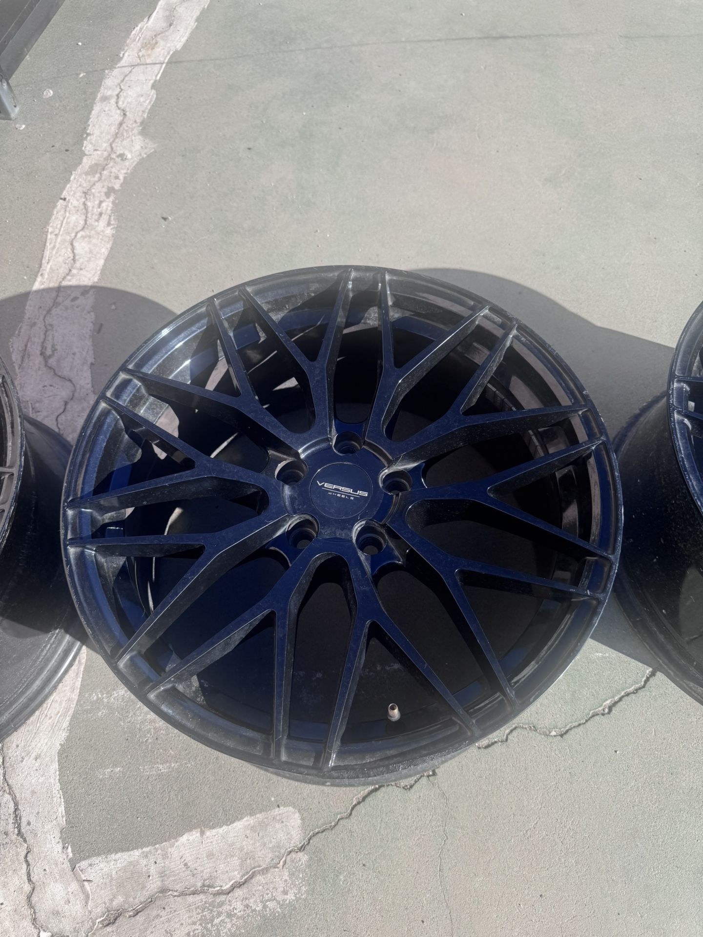VS24 Versus Rims - 18in