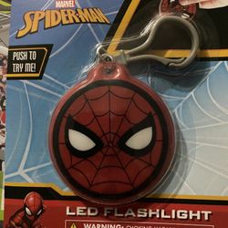 NEW MARVEL SPIDER-MAN Spiderman LED FLASHLIGHT KEYCHAIN BACKPACK CLIP 