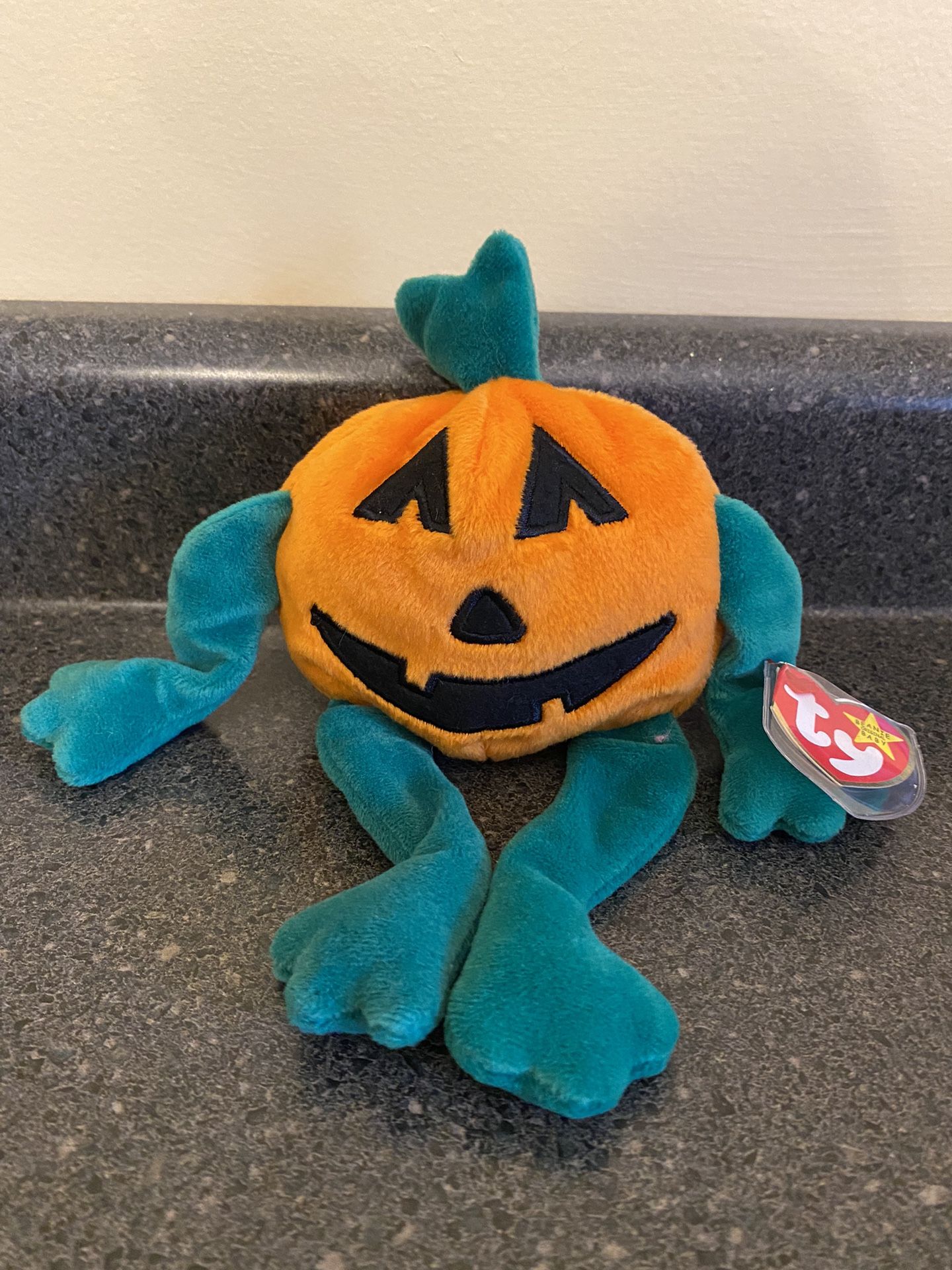 Ty Beanie Babies Pumkin The Halloween Beanie Orange and Green Pumpkin