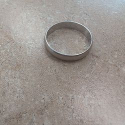 14k White Gold Ring 