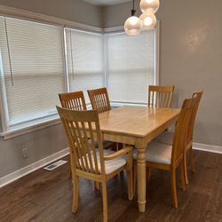Dinning Table With 6 Chairs 
