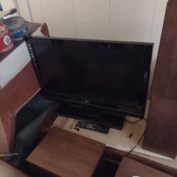 32-in LG Flat Screen TV