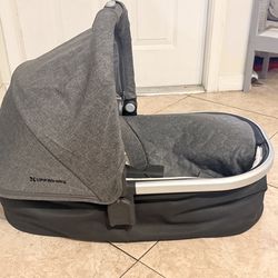 Uppa baby vista bassinet