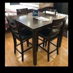 Mesa De Pino Con Sillas $450