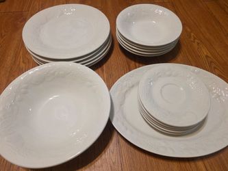 White Embossed Porcelain Dinnerware Set