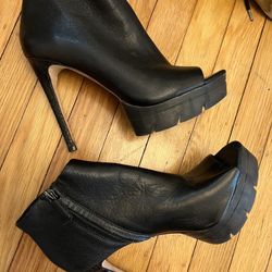 Vero Cuoio Bootie Heel 6.5