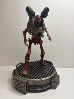 Xbox One DOOM Collector's Edition Revenant Statue & box Figure